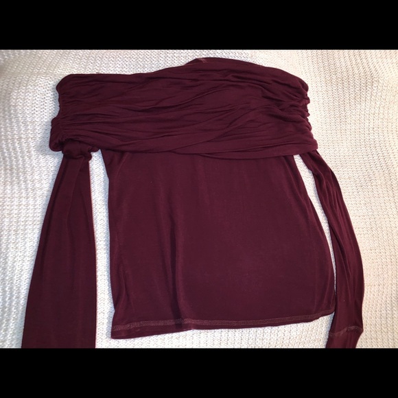 Plum off shoulder shirt - Picture 2 of 2